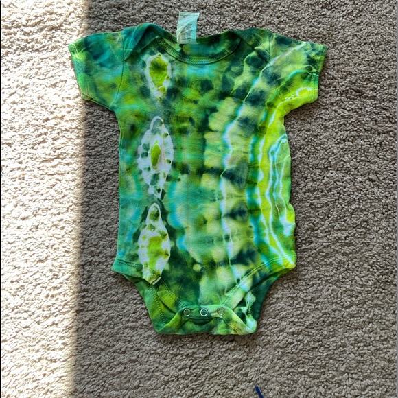 Gildan Other - Onsie Gilden brand 0-6 mo